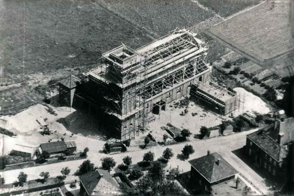 Sint Vituskerk in de Hoenderstraat anno 1958