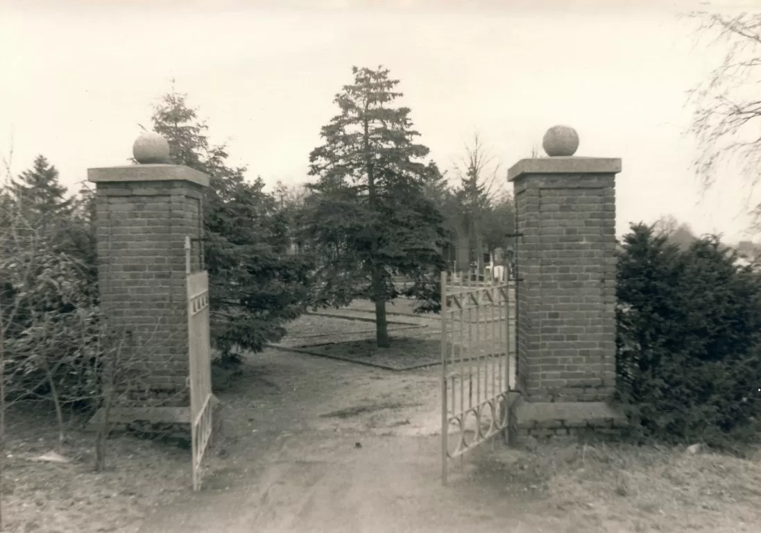 Noodkerkhof en nieuw kerkhof aan de Kasteellaan 