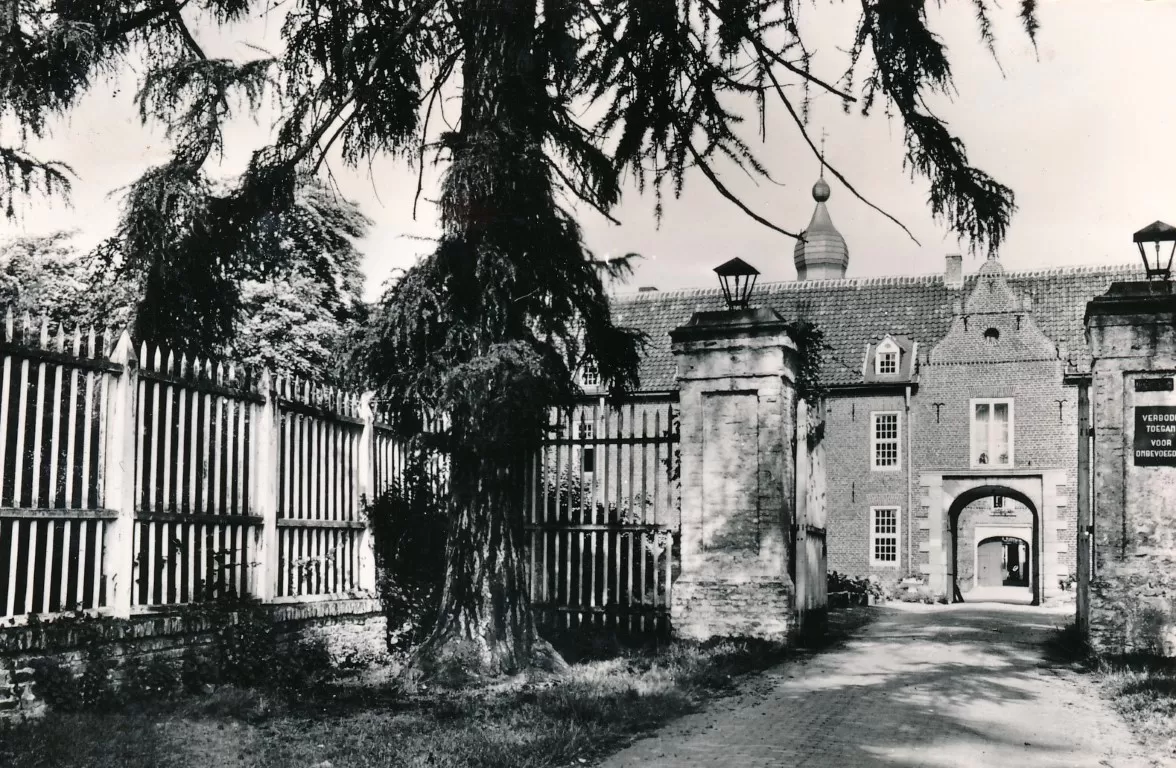 Noodkerk in de Tiendschuur 1946-1958