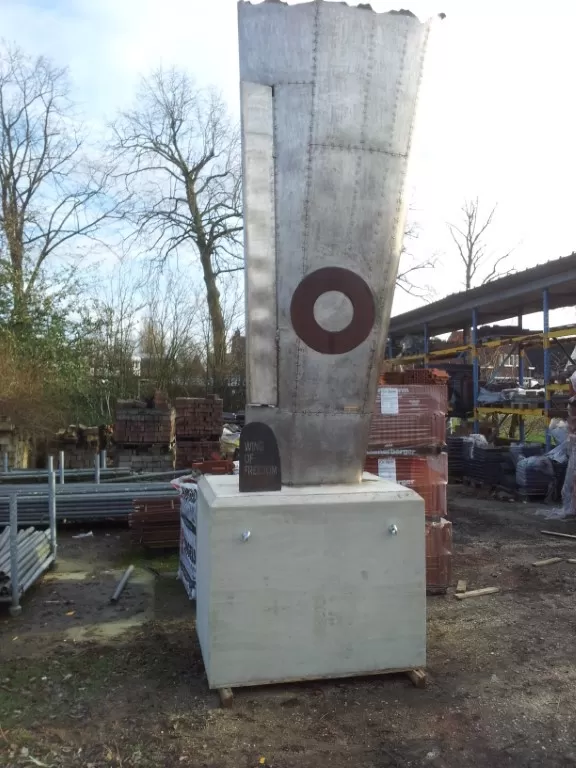 Monument Wing of Freedom - Ontginningsweg Nieuw Bergen. Onthuld op 04-03-2020