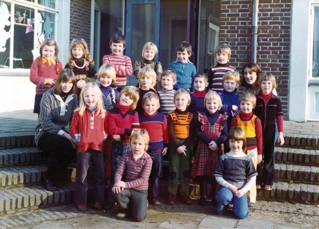 Kleuterschool Grotestraat klas 1 met juf Wilma Hermans.